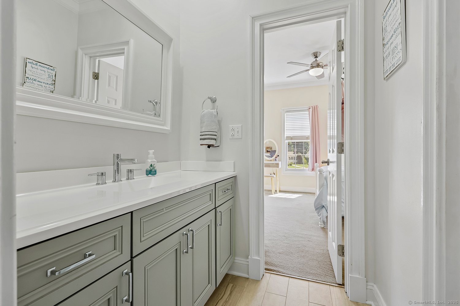 305 South Gate Lane Photo 28