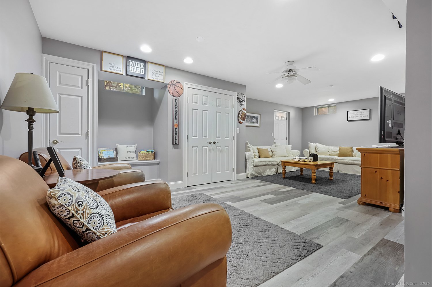 305 South Gate Lane Photo 29