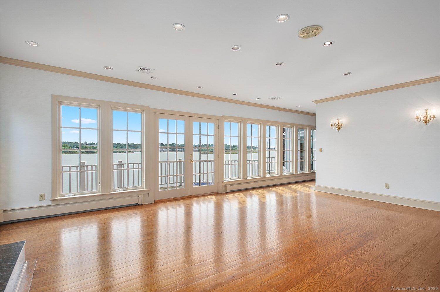 5060 Main Street Photo 5