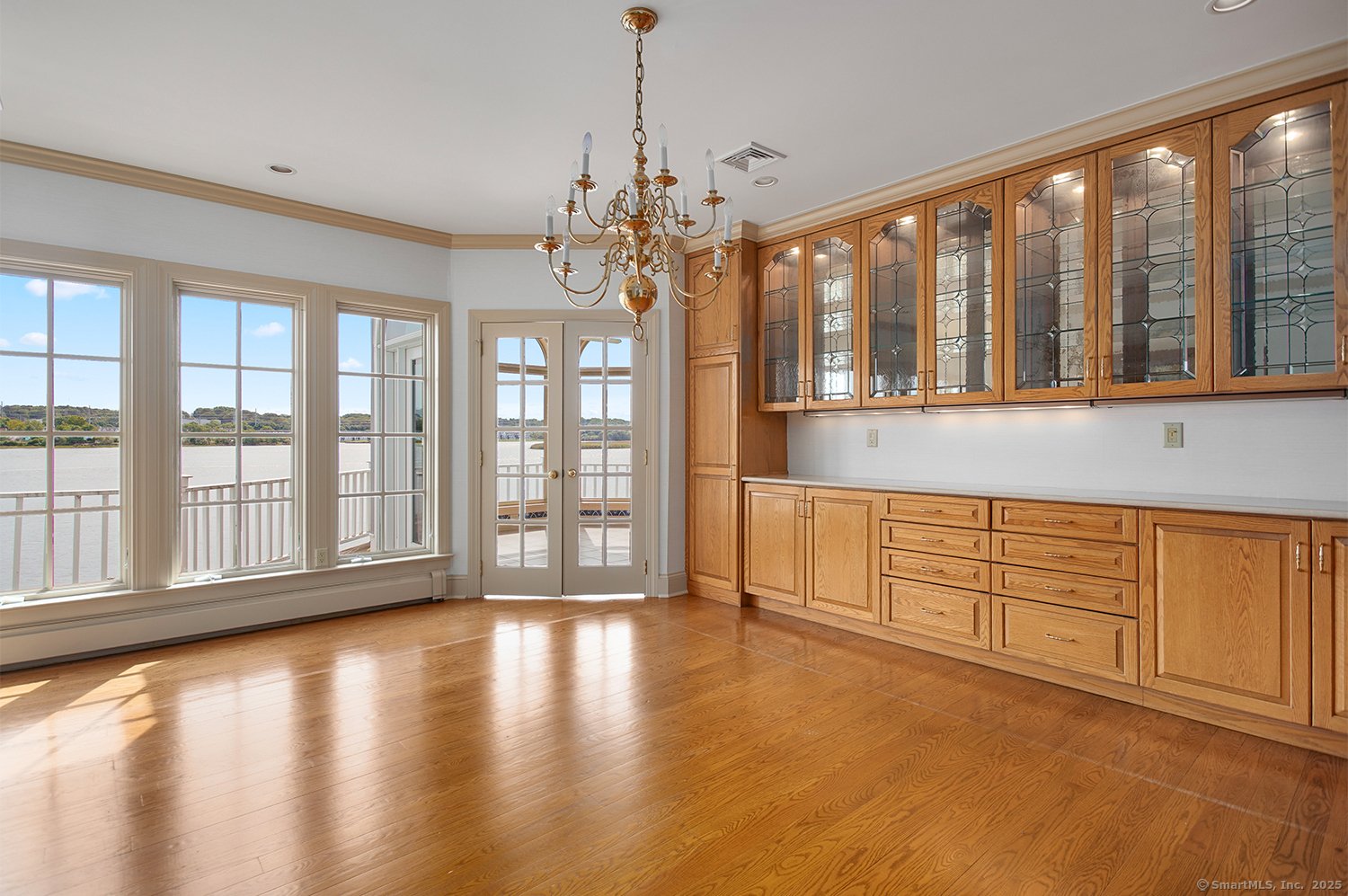 5060 Main Street Photo 7