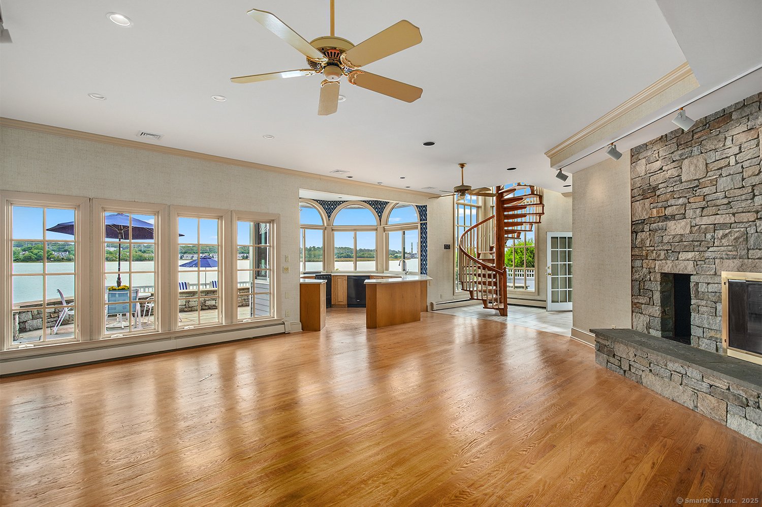 5060 Main Street Photo 16