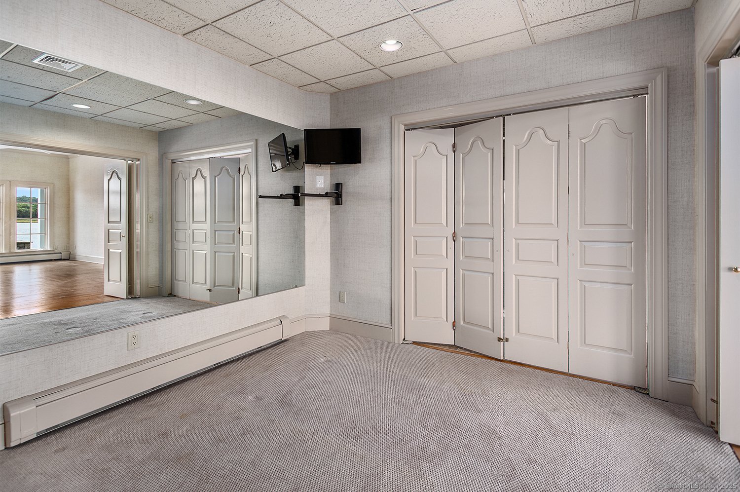 5060 Main Street Photo 20