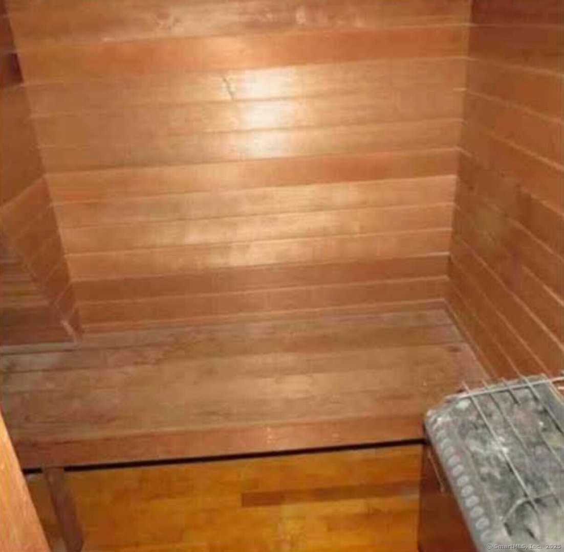 1350 Brooklawn Avenue Photo 8