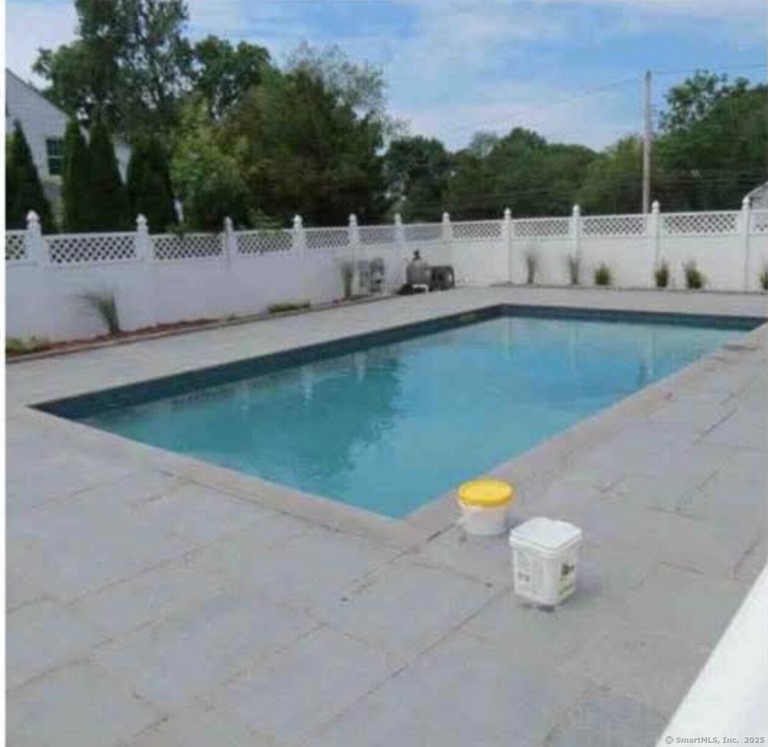 1350 Brooklawn Avenue Photo 9