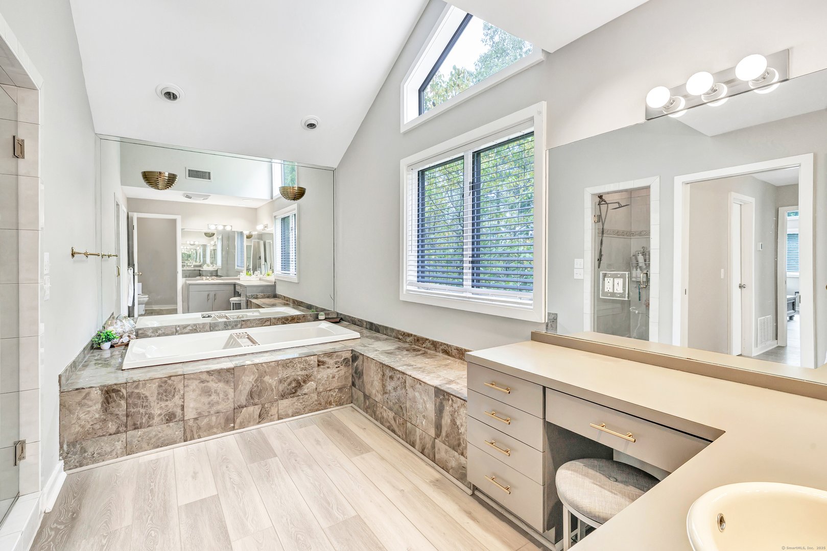 28 Strawberry Lane Photo 29