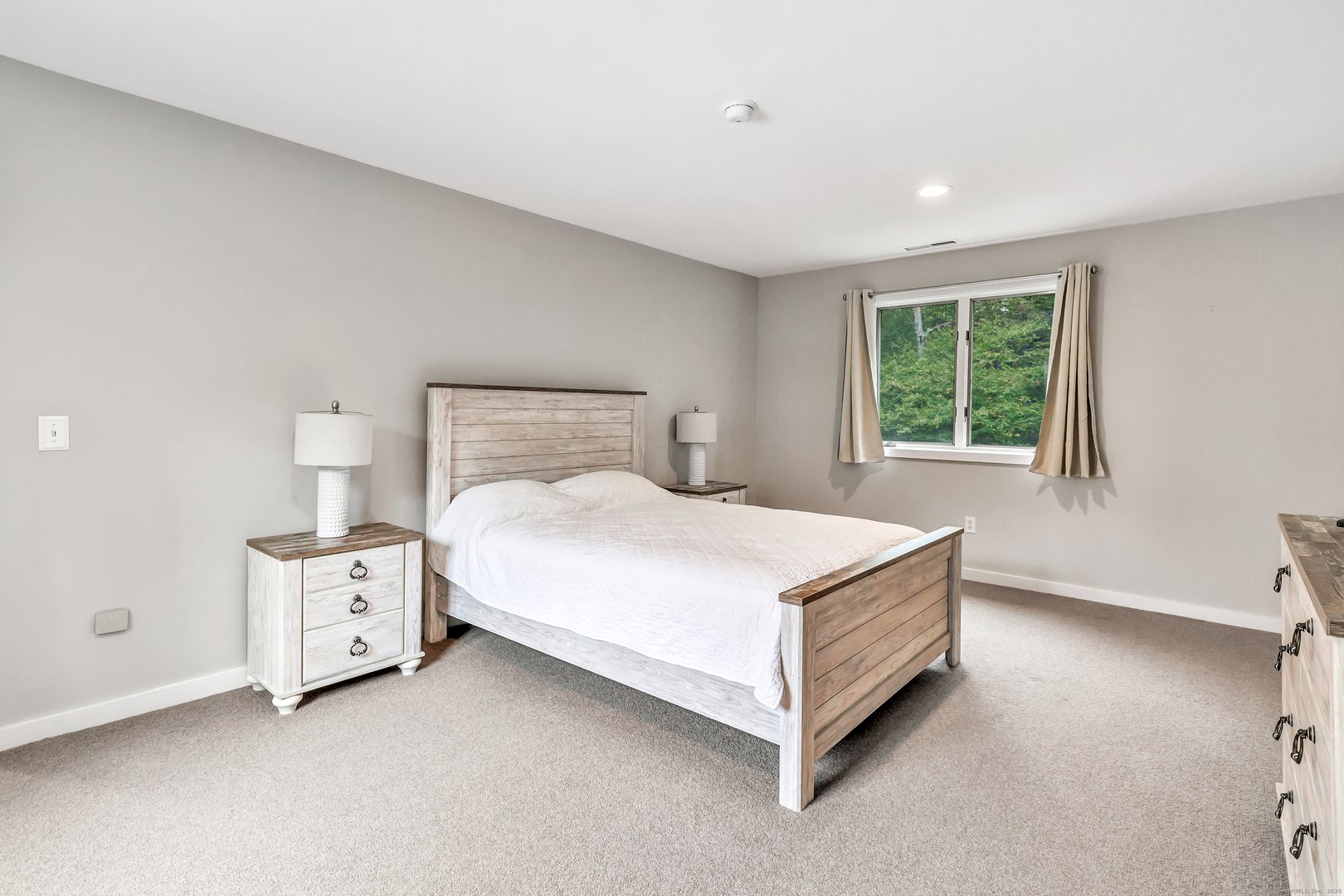 28 Strawberry Lane Photo 31