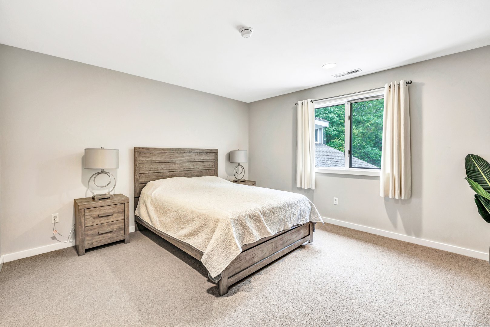 28 Strawberry Lane Photo 34