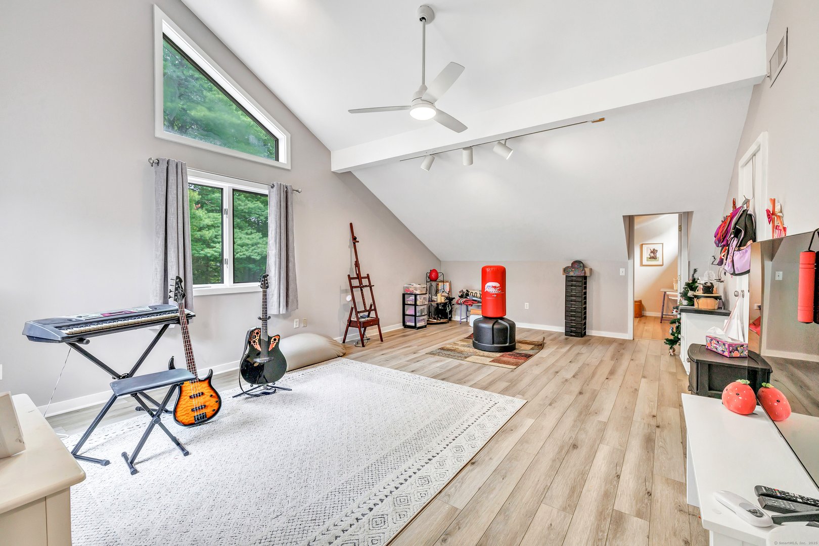 28 Strawberry Lane Photo 36