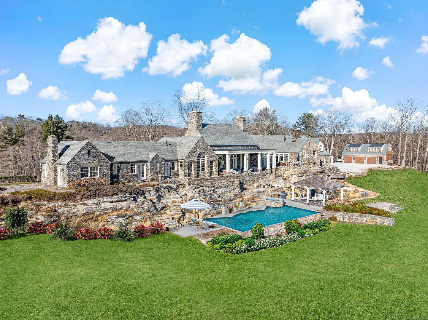 153 Ferry Road Photo 3