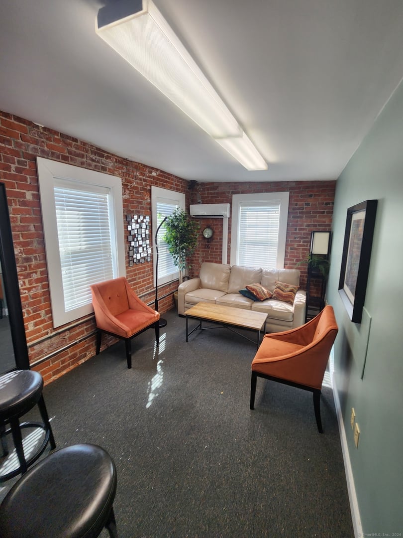 37 Orlando Street Photo 21