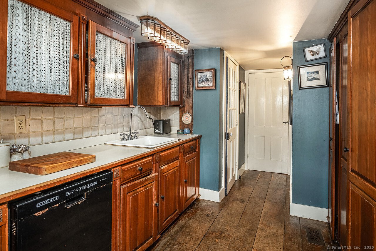 143 Whitcomb Hill Road Photo 16