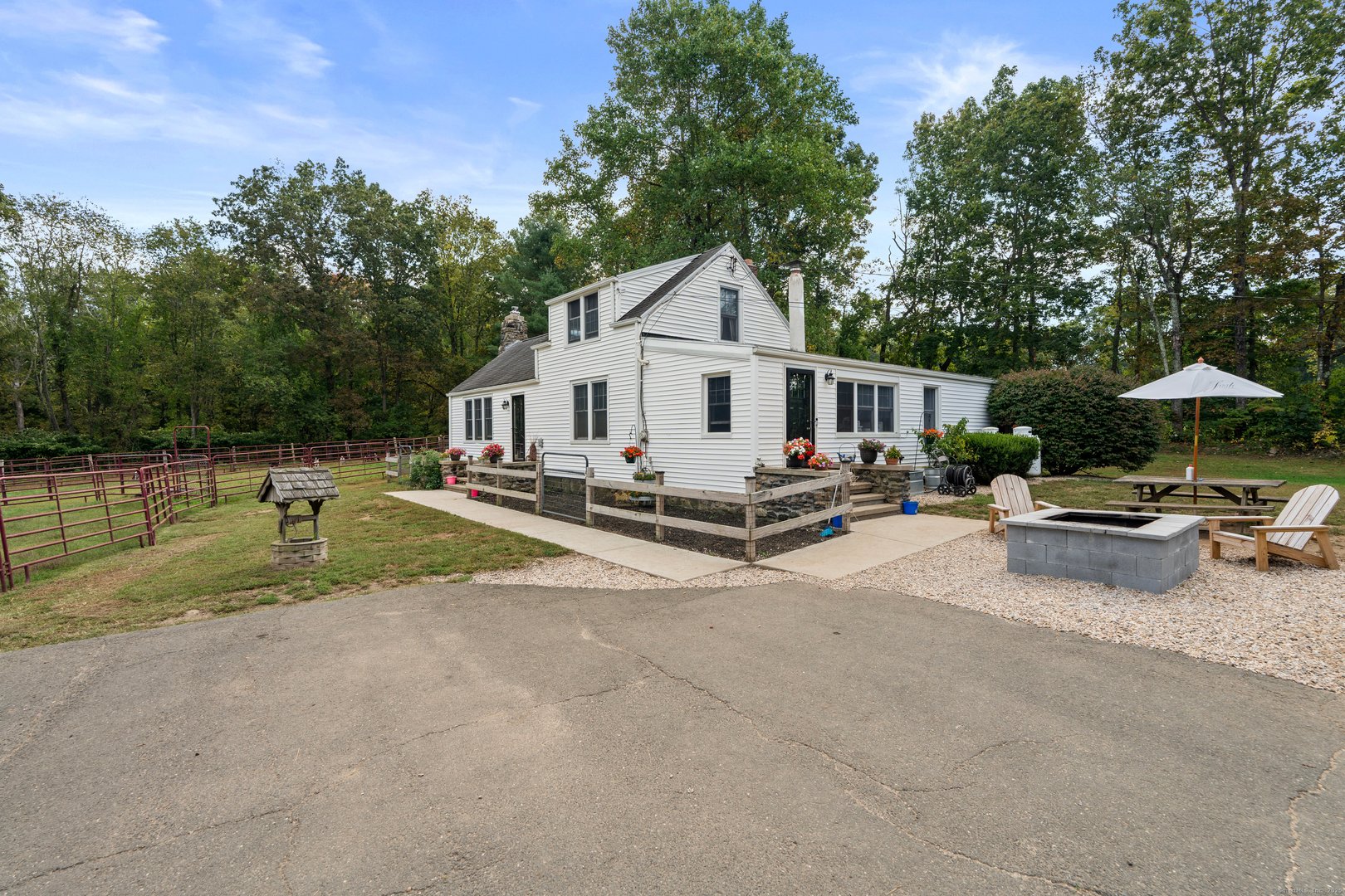 298 Kenyon Road Photo 3