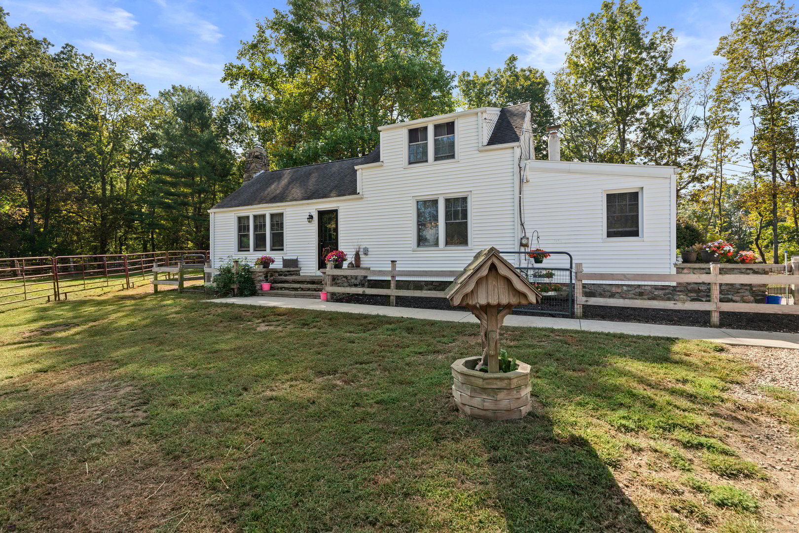 298 Kenyon Road Photo 32