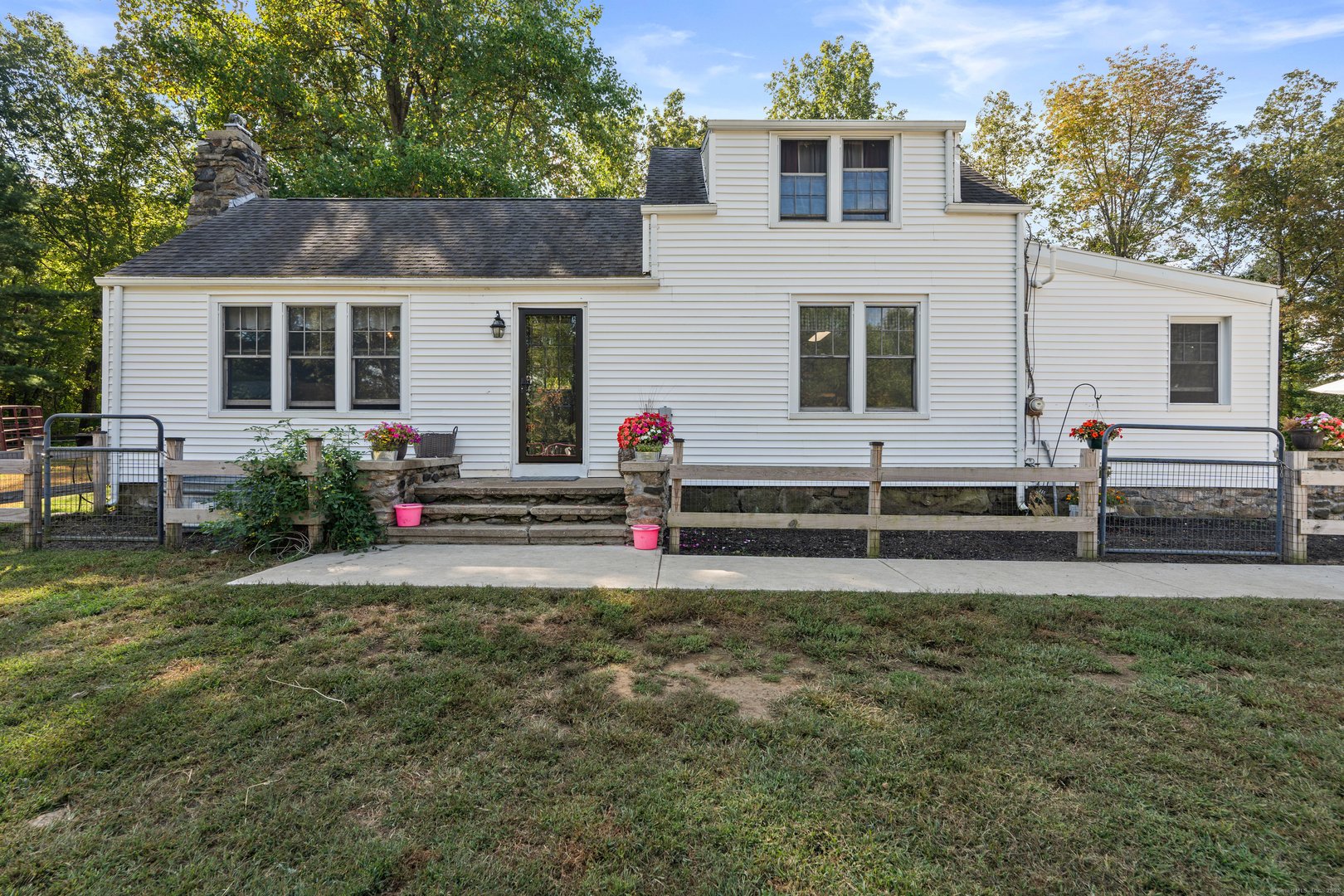 298 Kenyon Road Photo 33