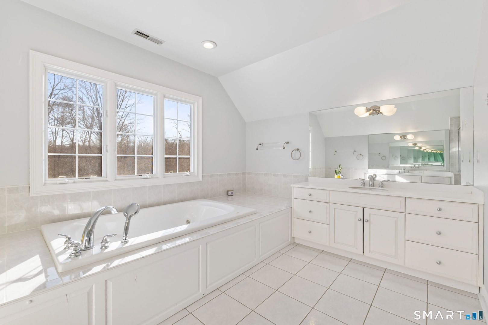 16 Robin Hood Lane Photo 32