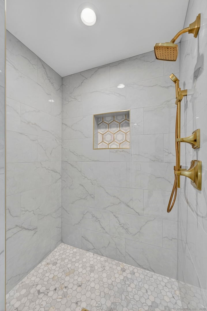 241 Old Farms Road Photo 25