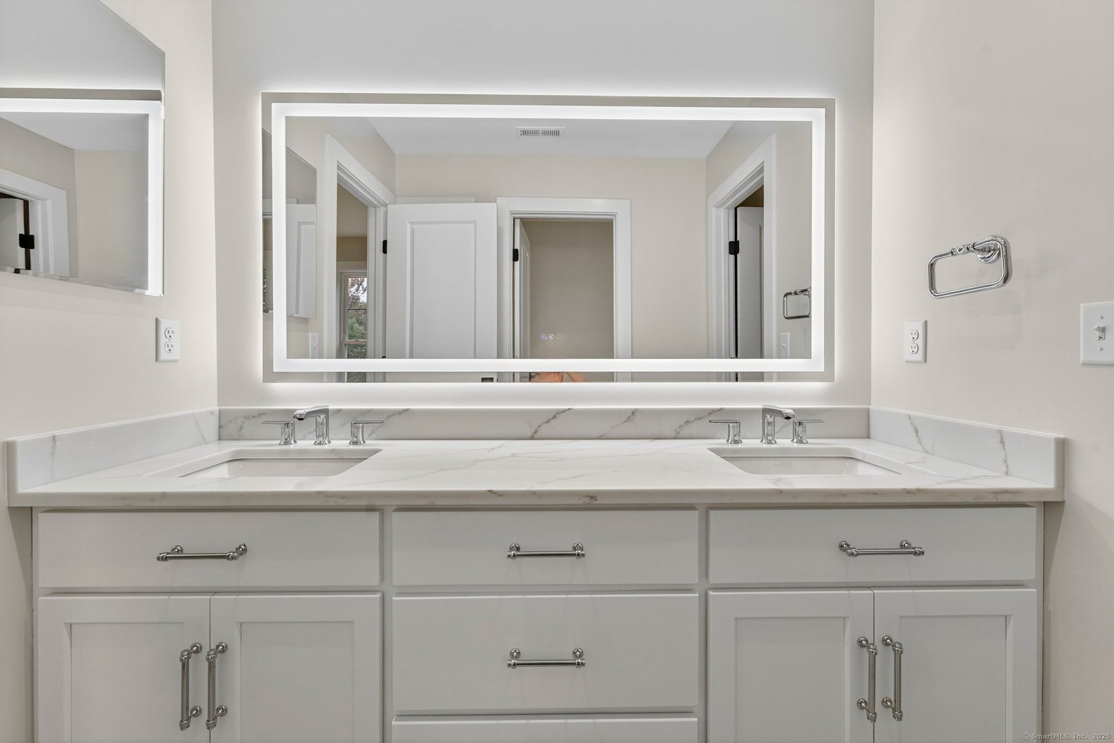 241 Old Farms Road Photo 40