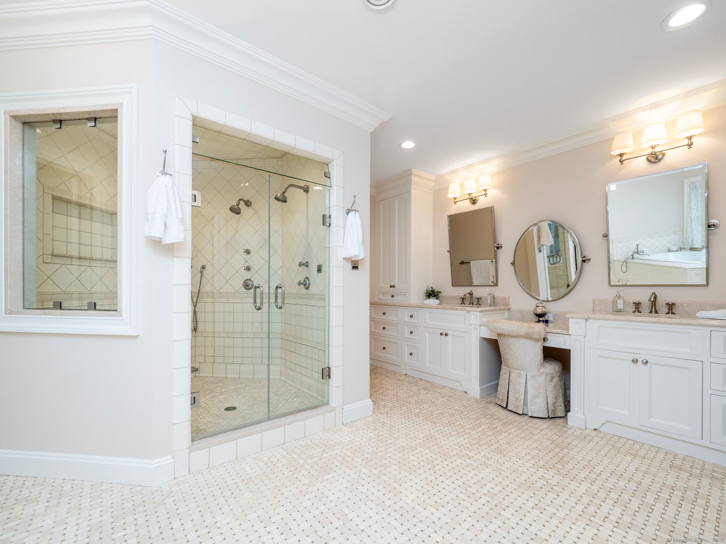 55 Tanners Drive Photo 18