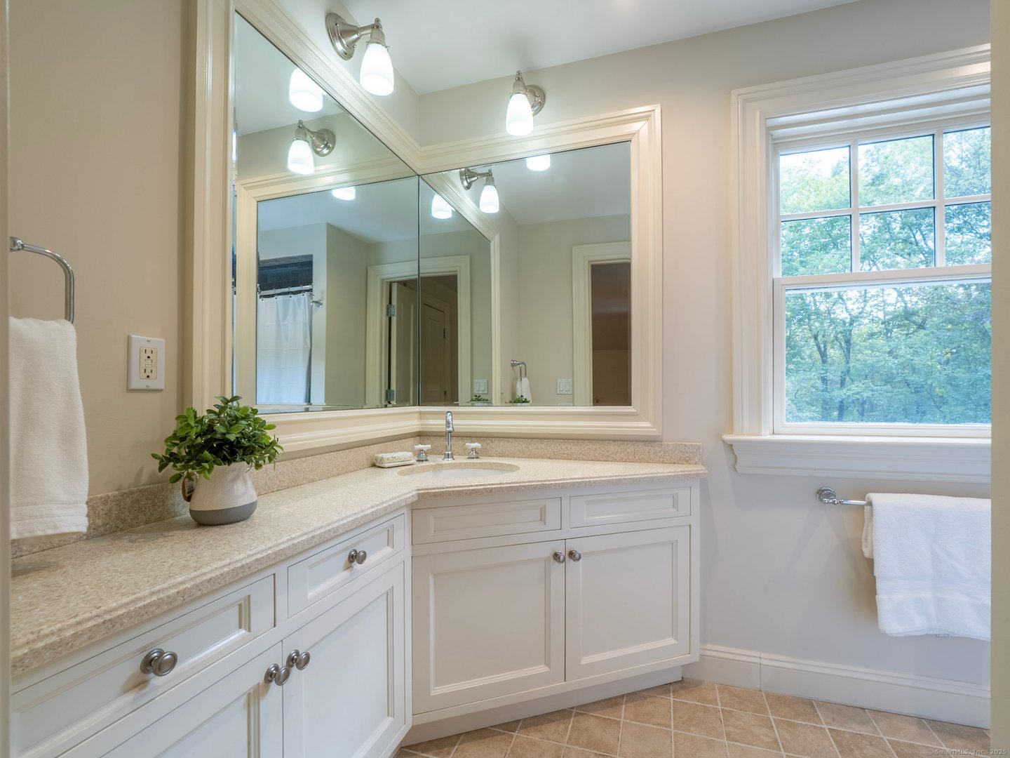 55 Tanners Drive Photo 26