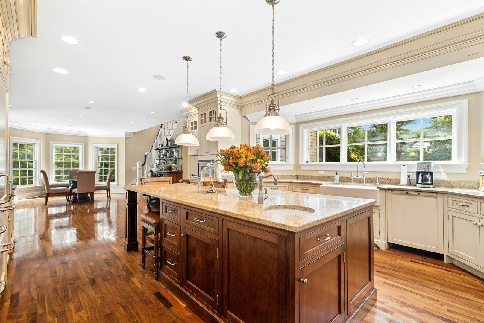 76 Lords Highway Photo 9