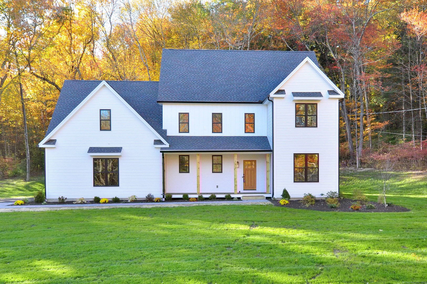 152 East Hill Road Photo 2