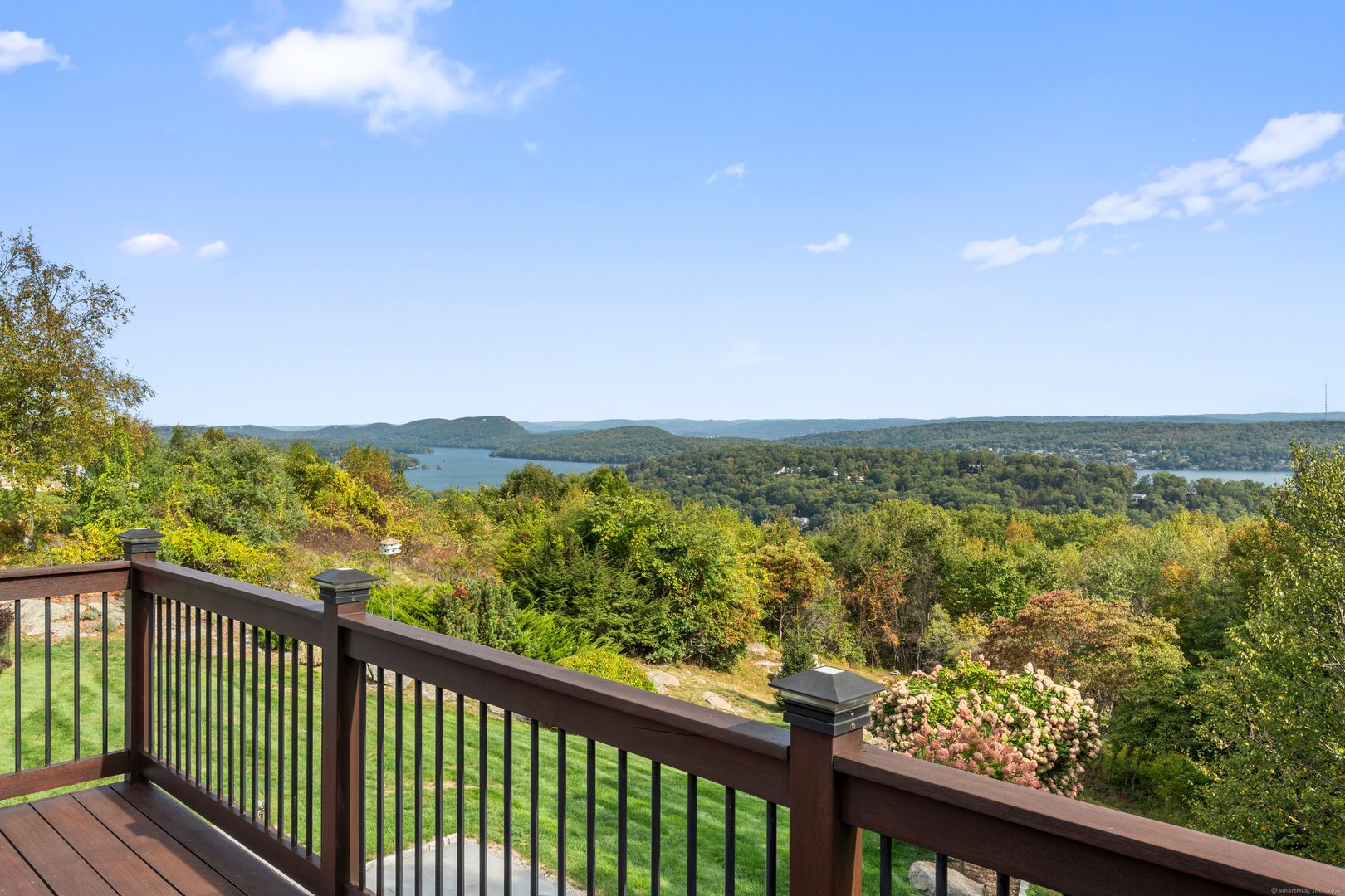 11 Hillcrest Drive Photo 2