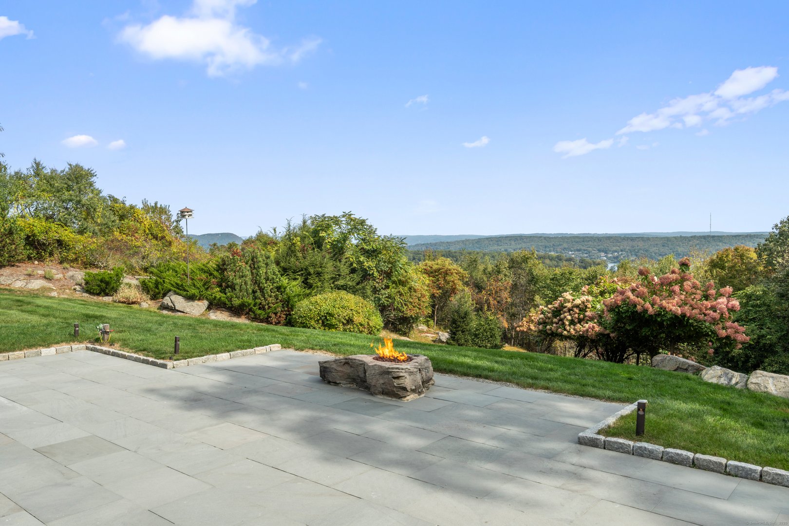 11 Hillcrest Drive Photo 3