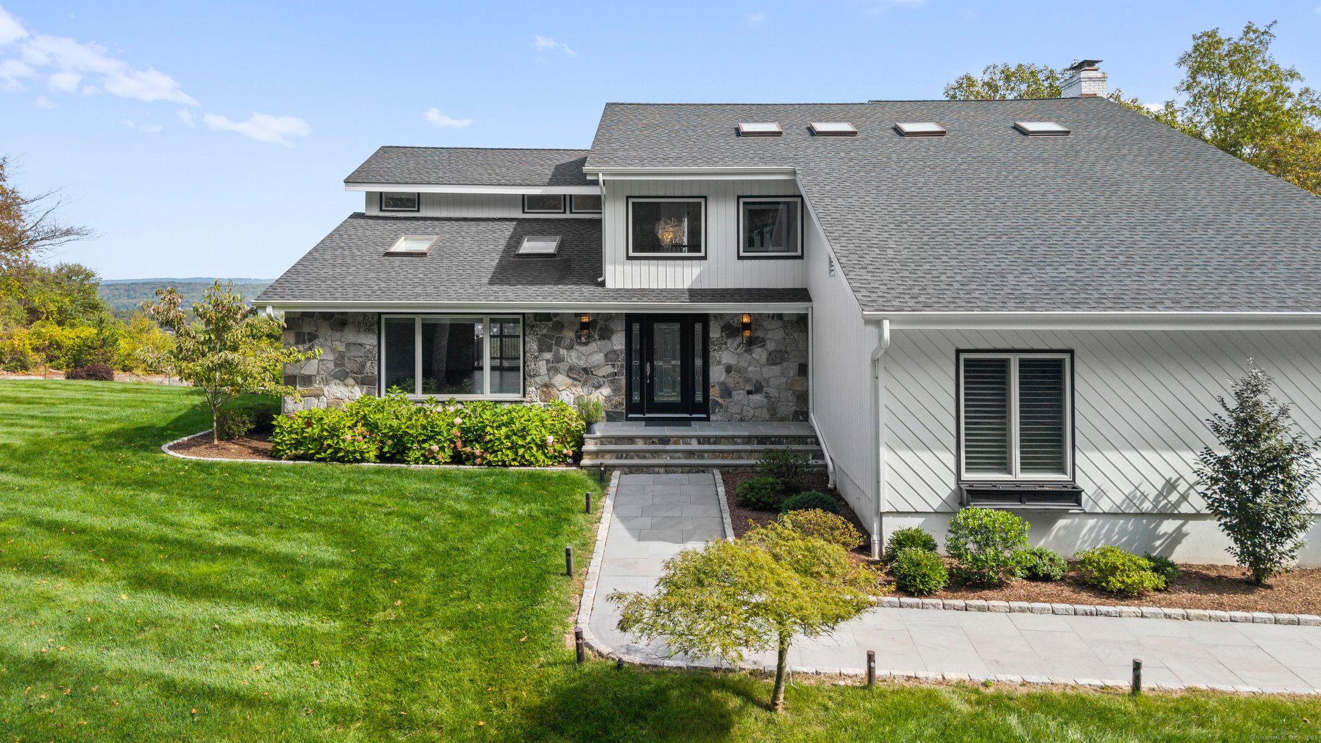 11 Hillcrest Drive Photo 6