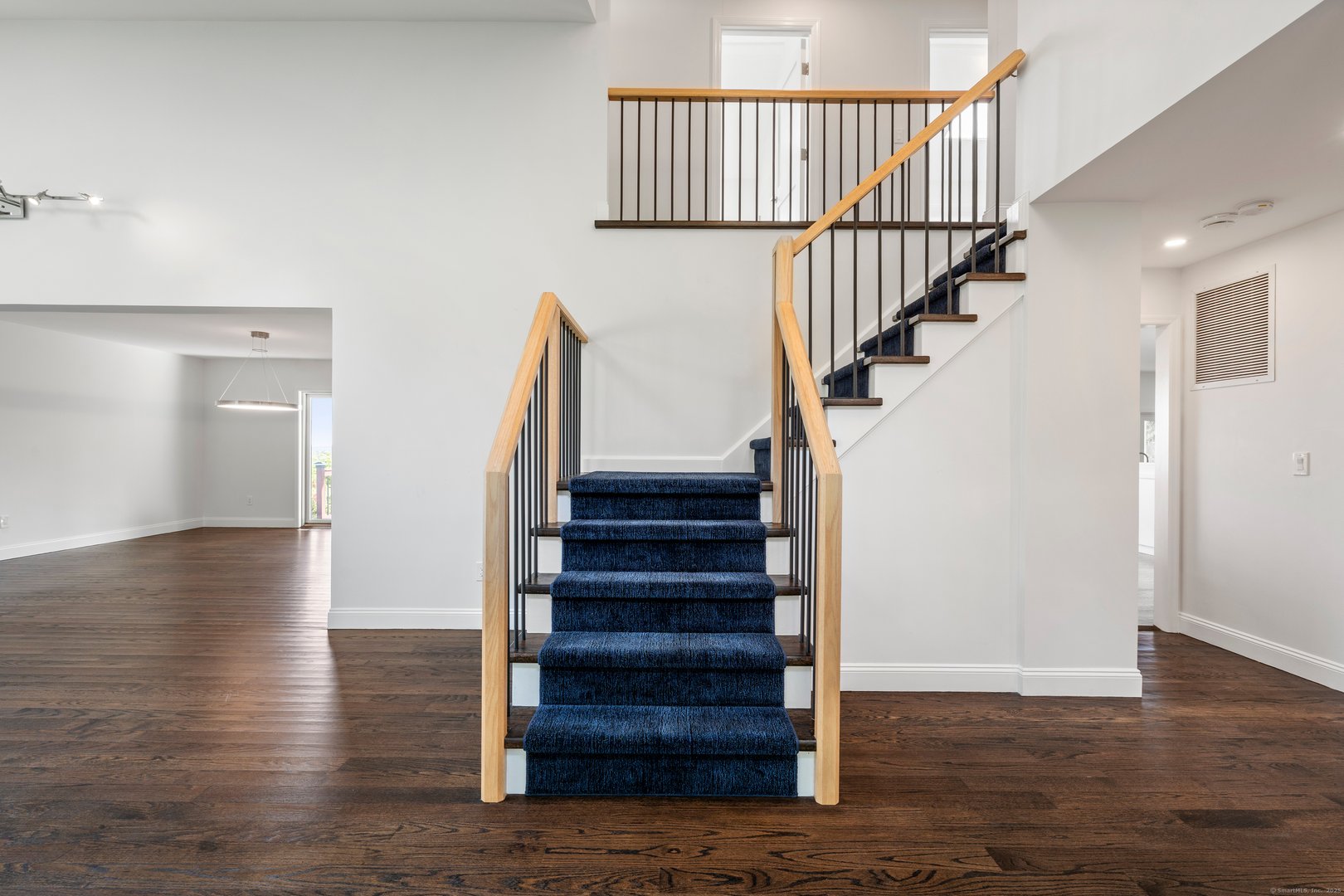 11 Hillcrest Drive Photo 12