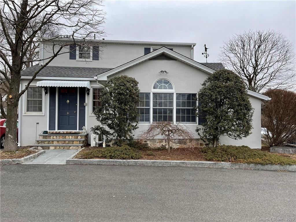 31 Ledge Avenue  #2 Photo 1