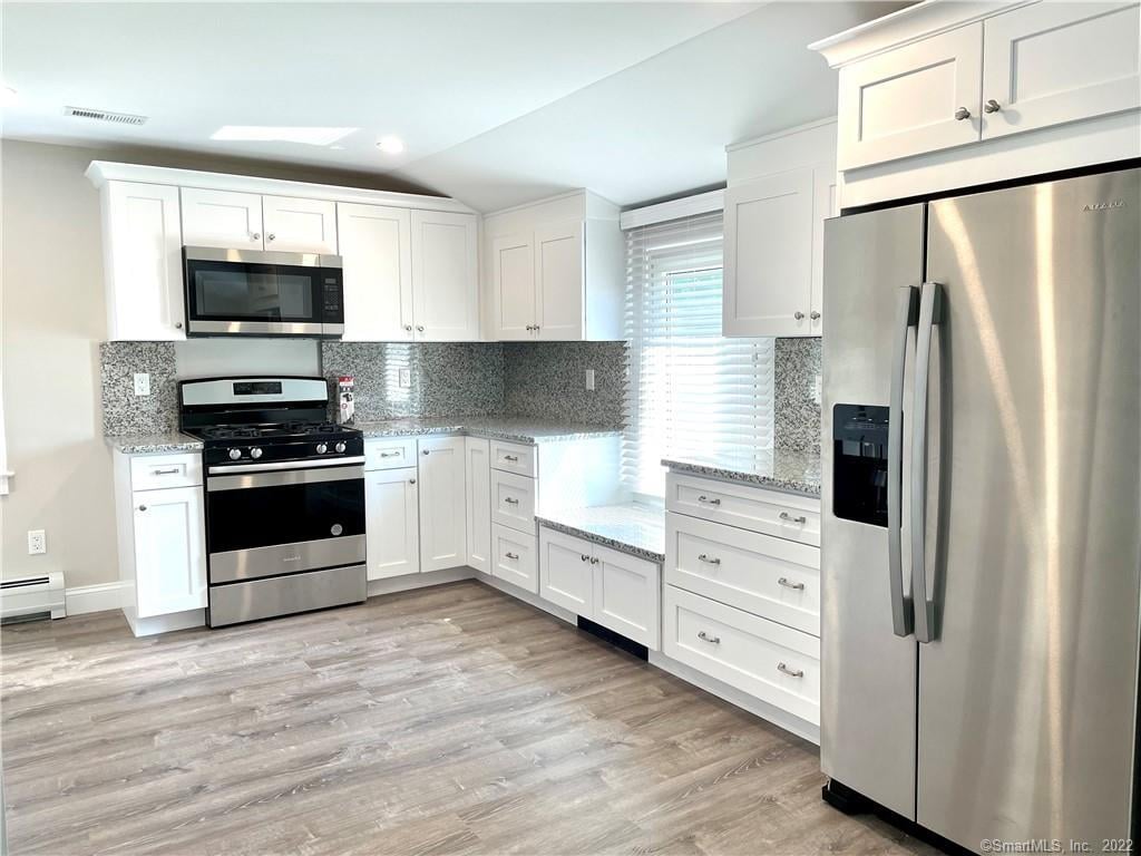 31 Ledge Avenue  #2 Photo 2