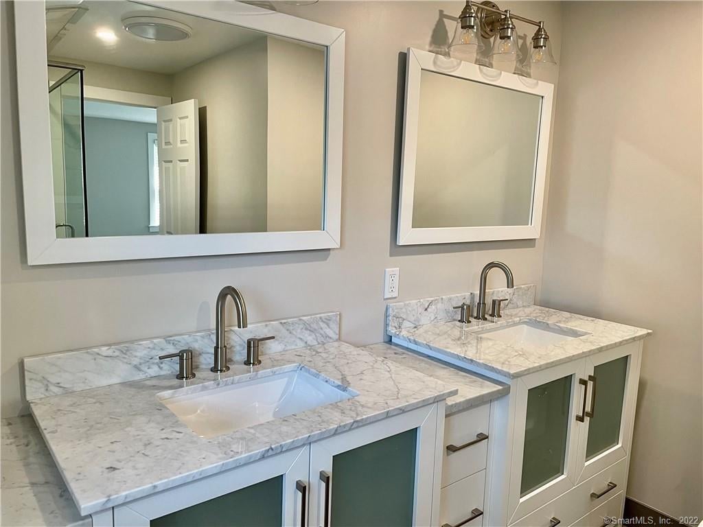 31 Ledge Avenue  #2 Photo 7