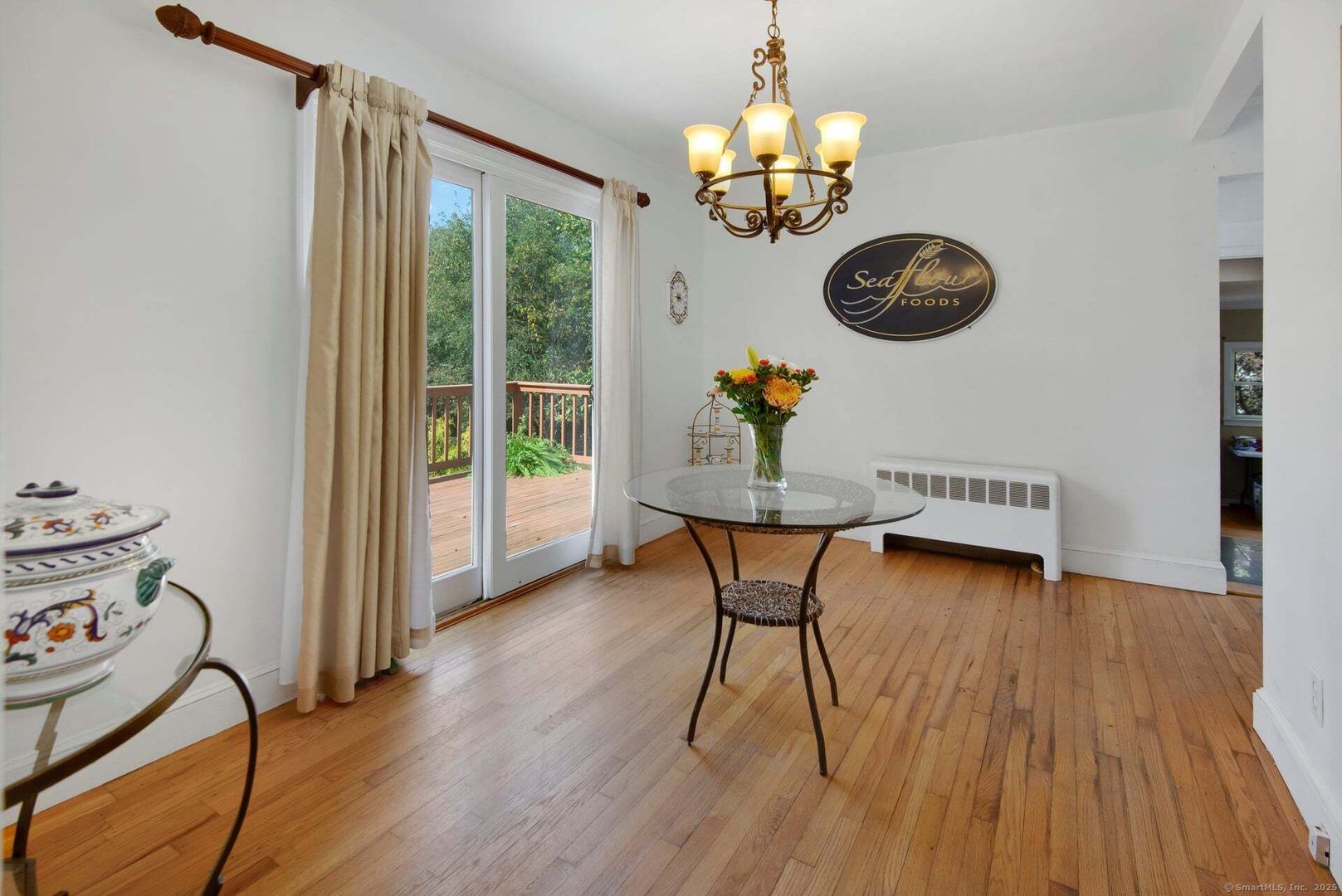 79 Middlesex Avenue Photo 5