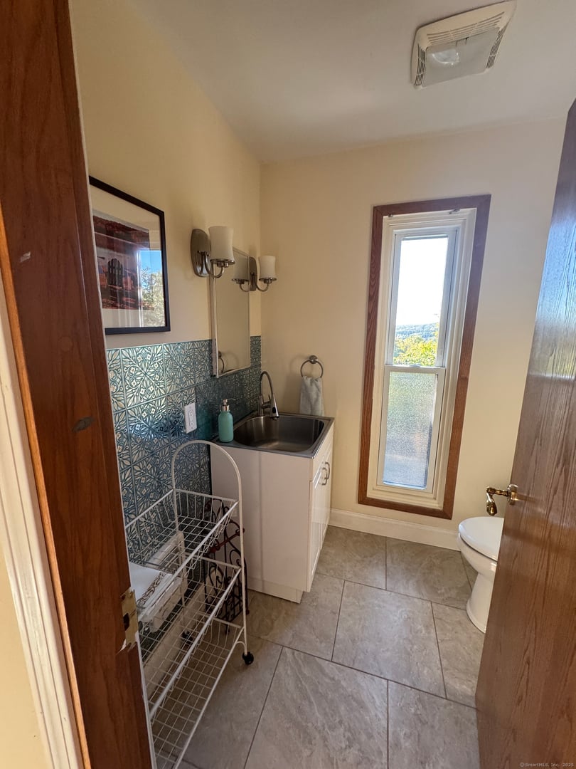 84 Ridge Hill Road Photo 17