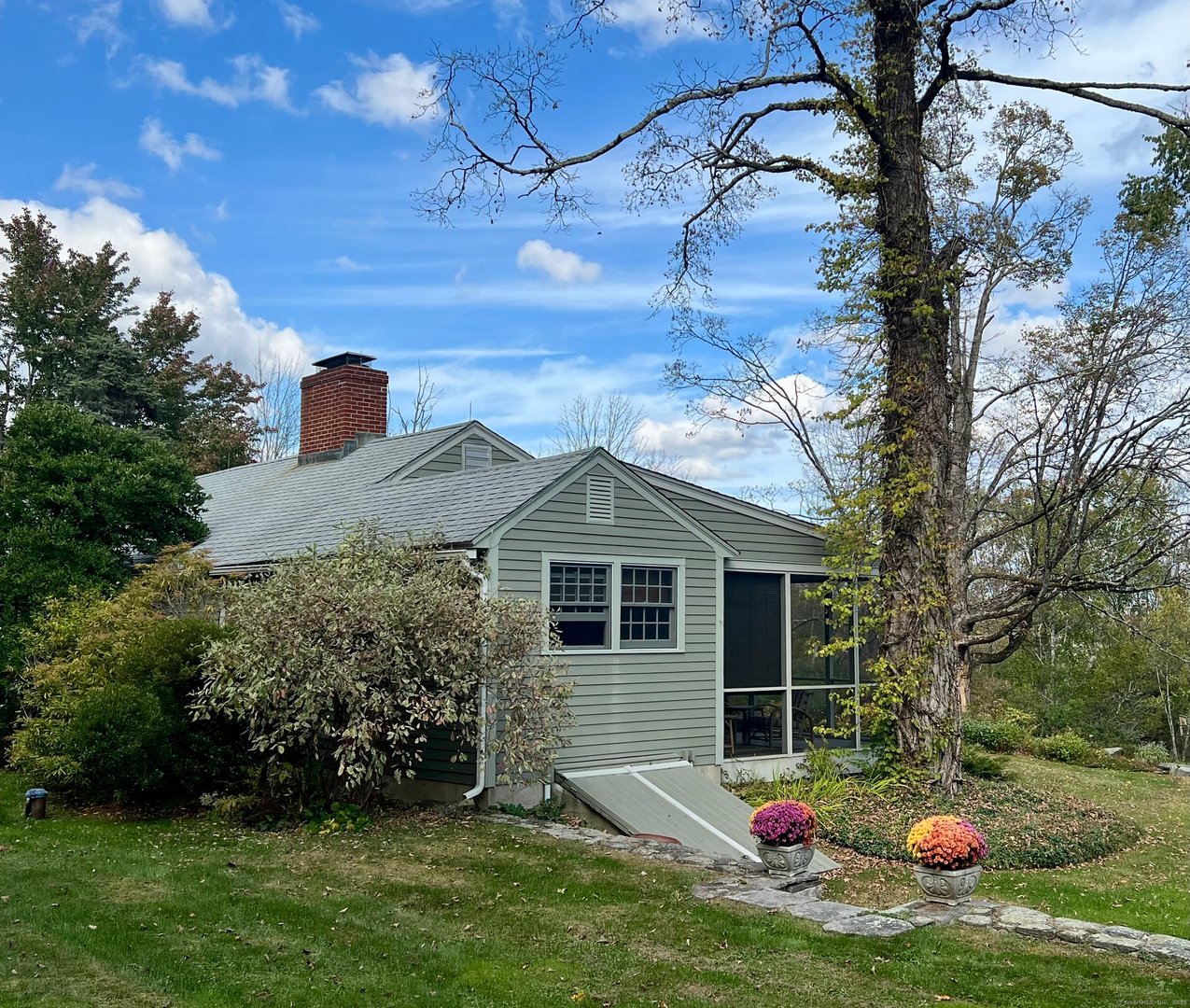 123 Goshen East Street Photo 7