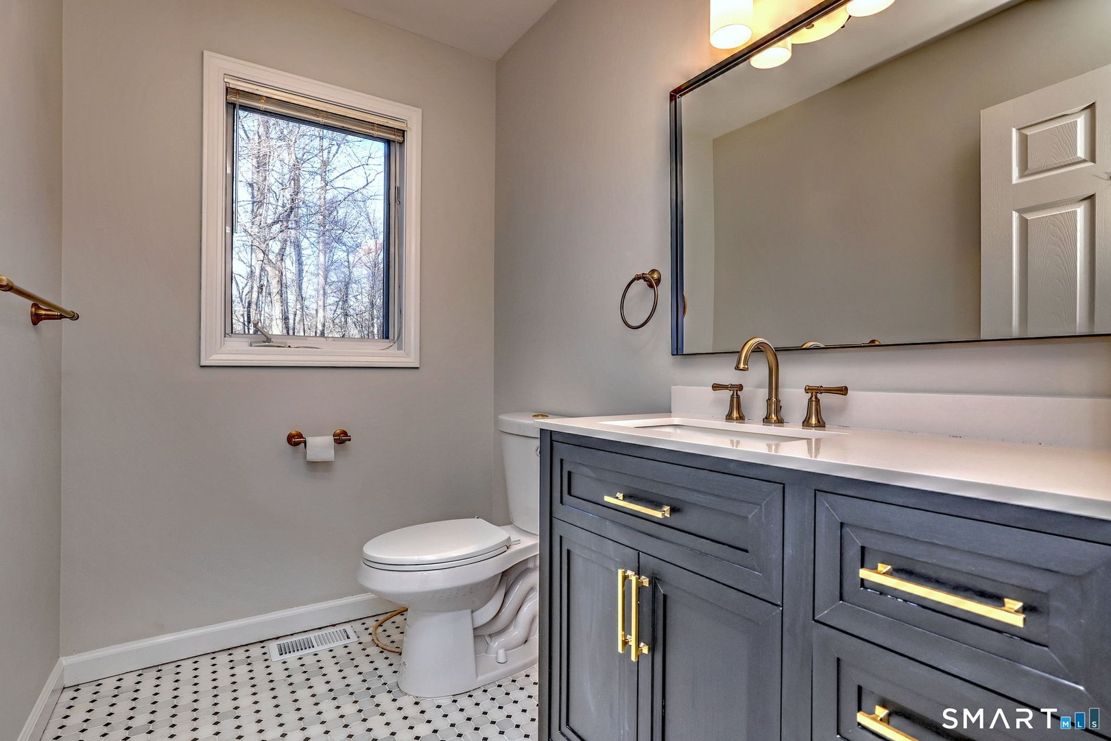 84 Chelsea Court Photo 23