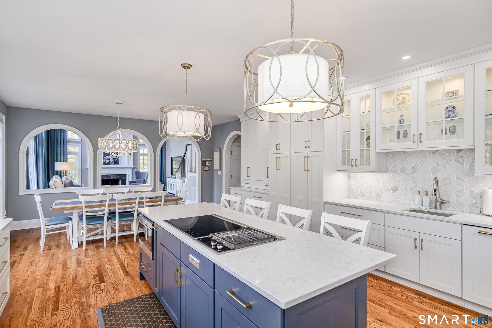 14 Merlins Lane Photo 9