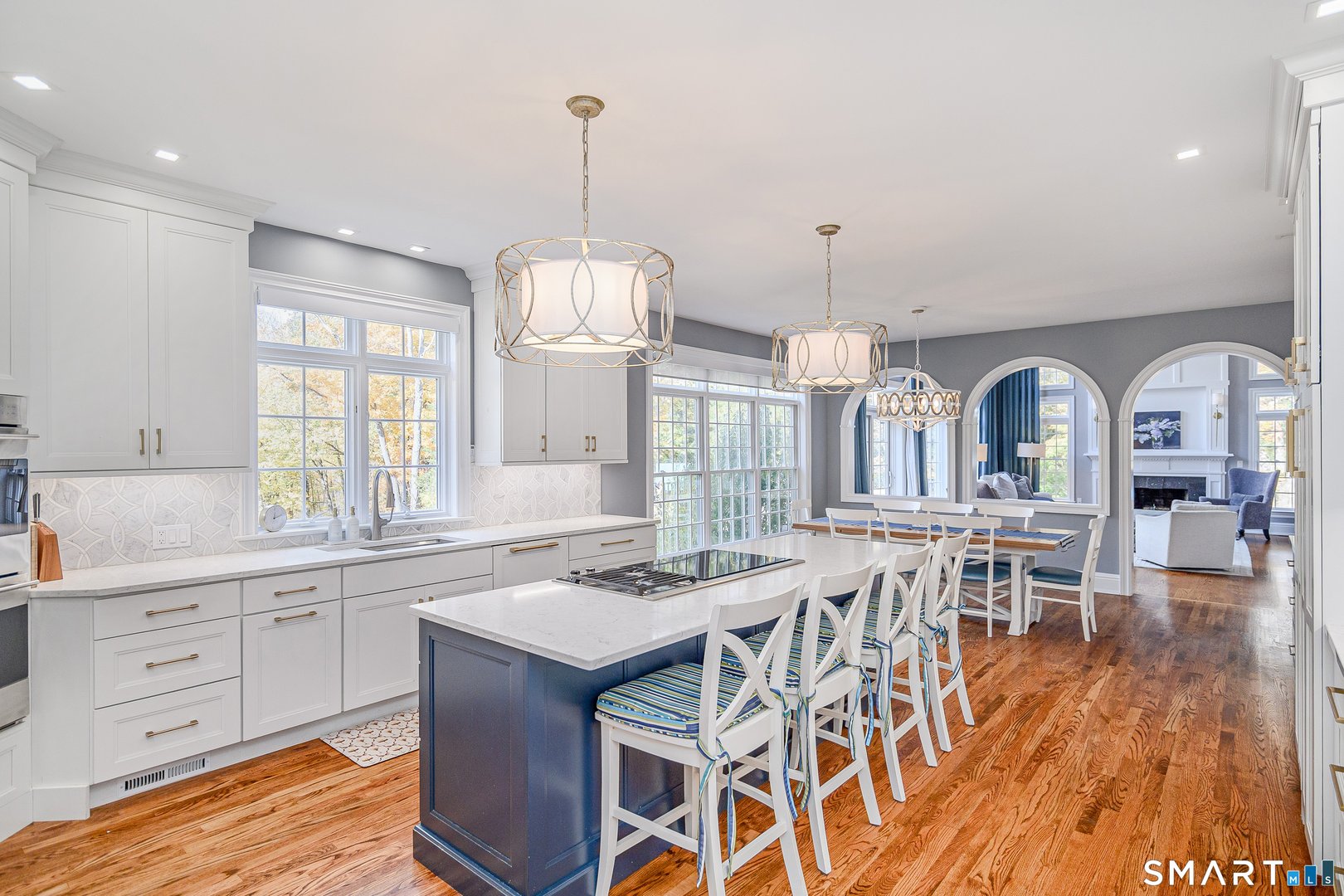 14 Merlins Lane Photo 10