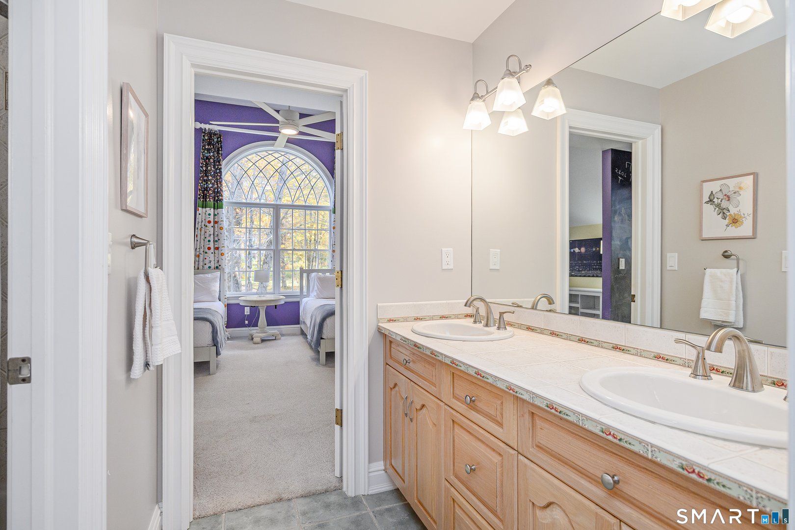 14 Merlins Lane Photo 19