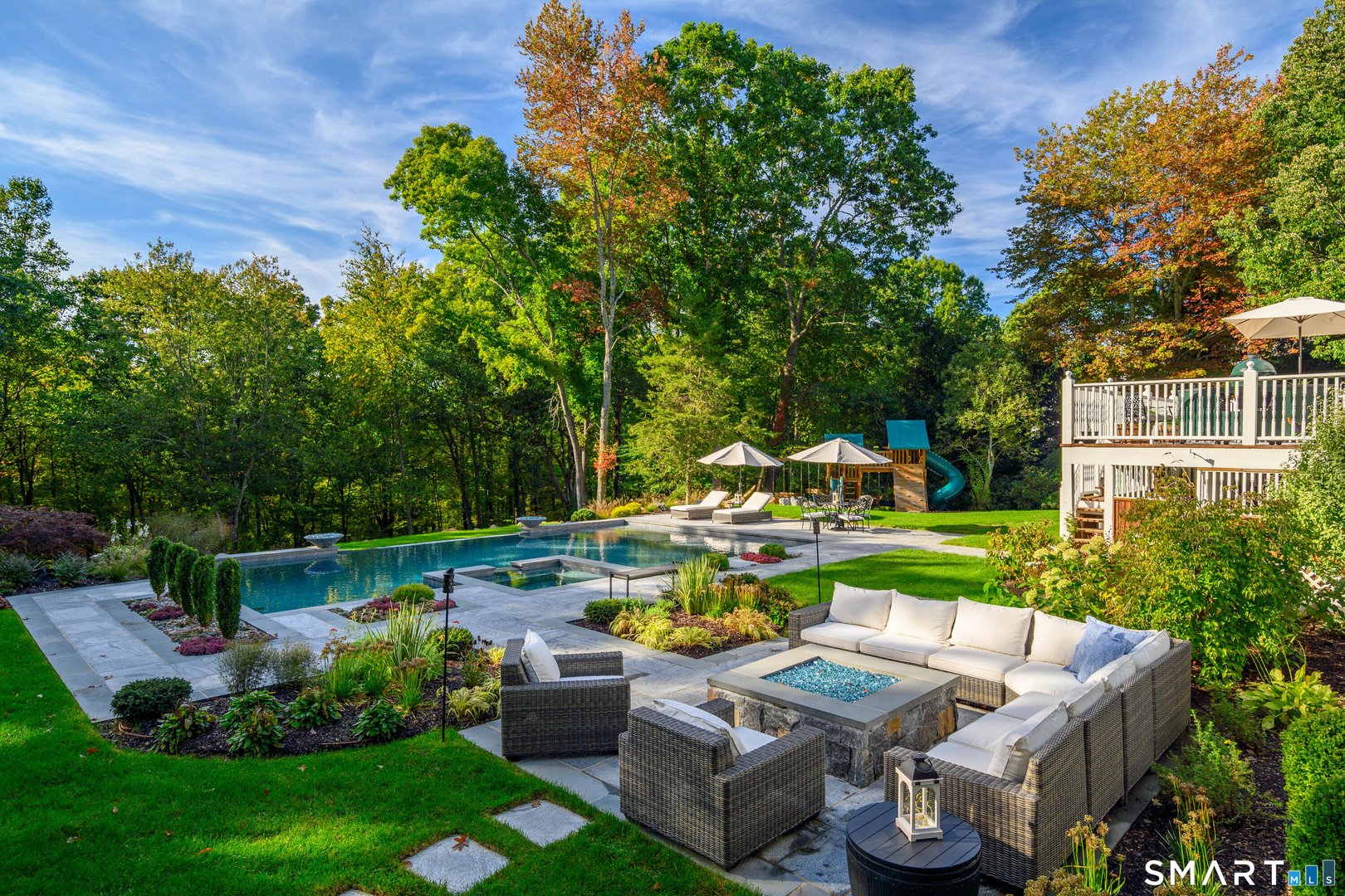 14 Merlins Lane Photo 37