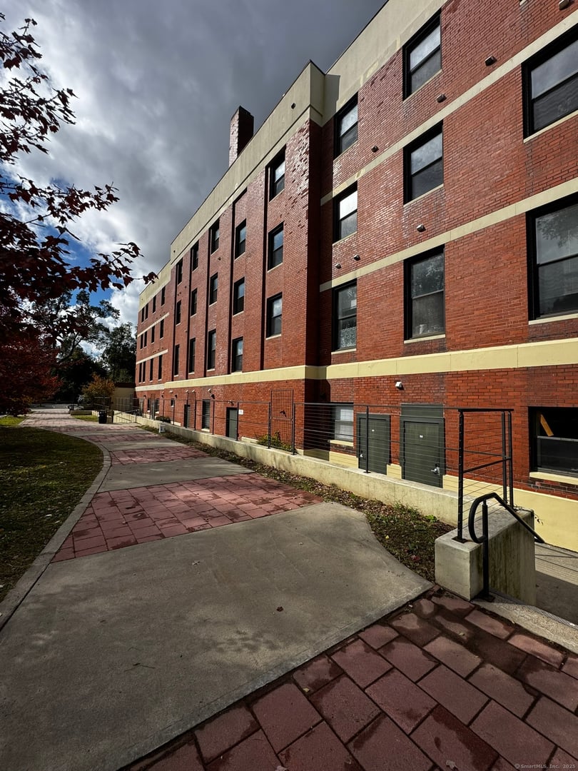 1435 State Street Photo 3