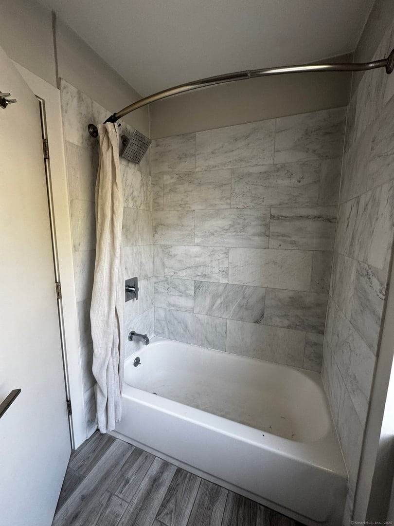 1435 State Street Photo 7