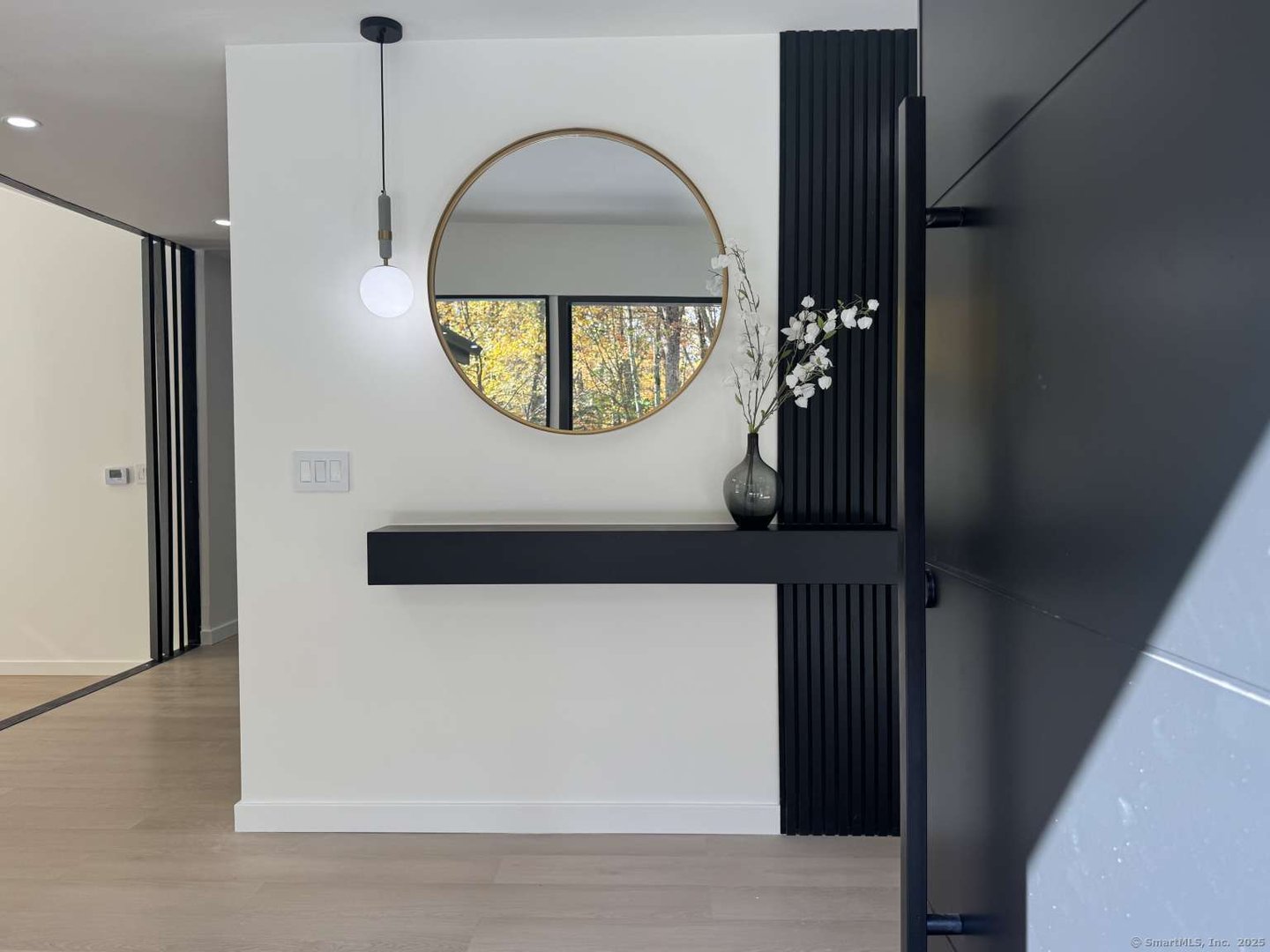 11 Coachman Lane Photo 3