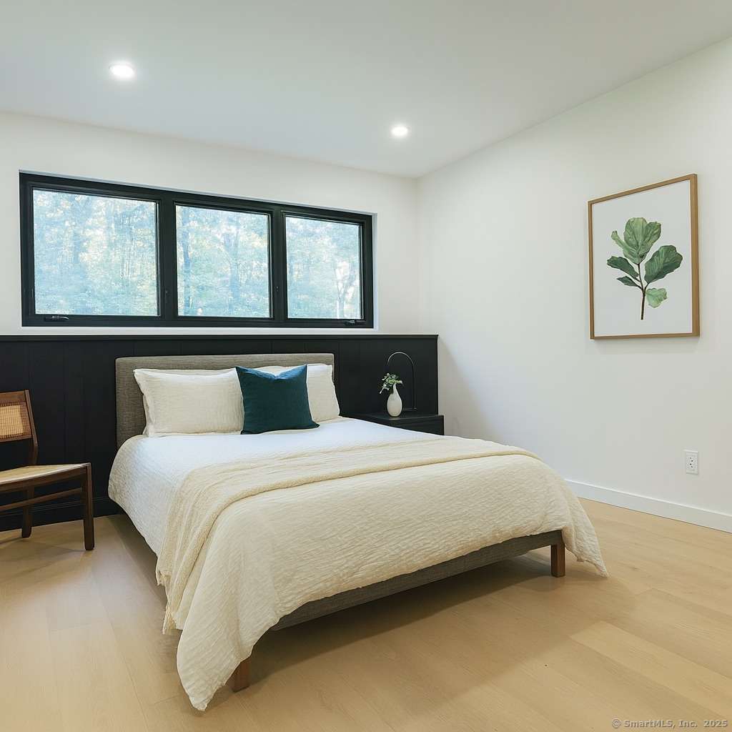 11 Coachman Lane Photo 24