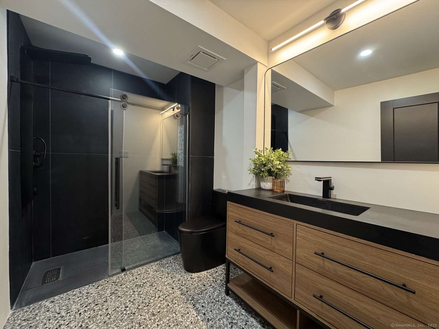 11 Coachman Lane Photo 25