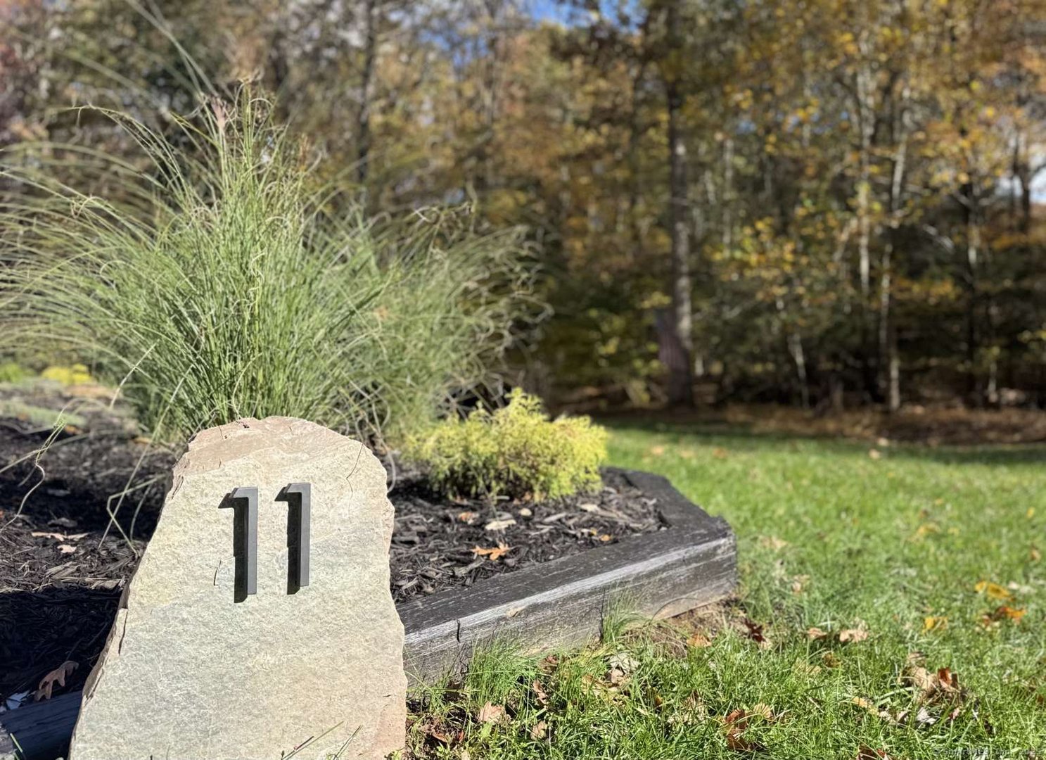 11 Coachman Lane Photo 33