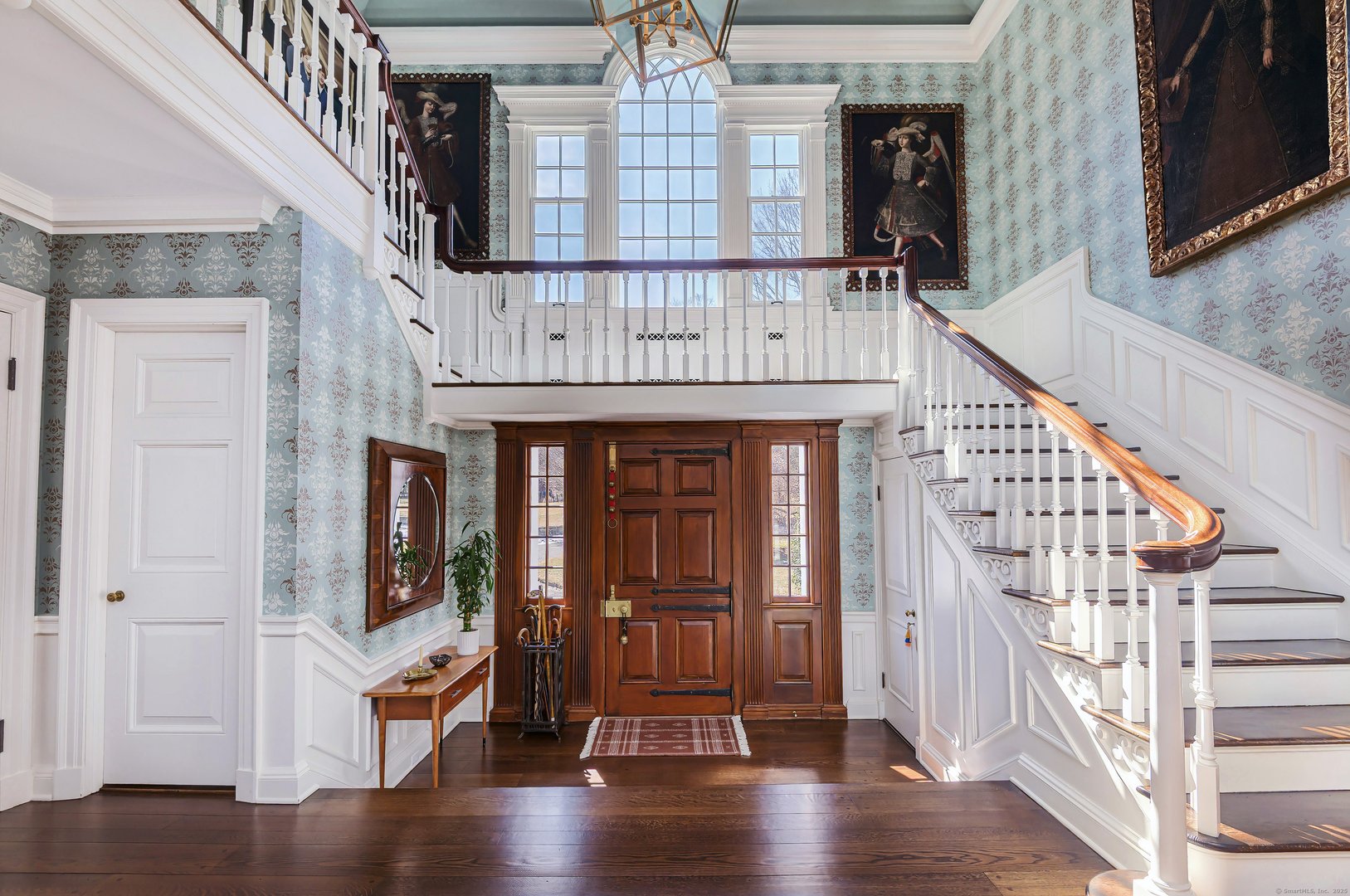 384 West Lane Photo 3