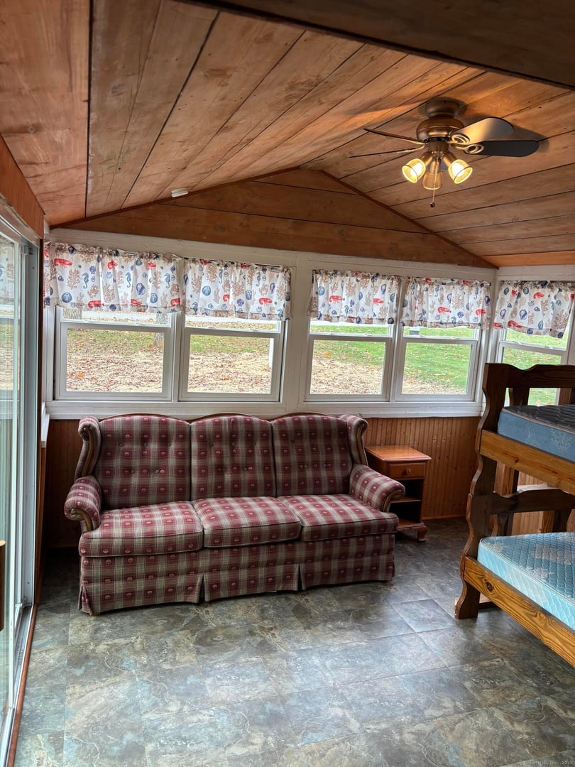 34 Gardner Lake Heights Photo 14