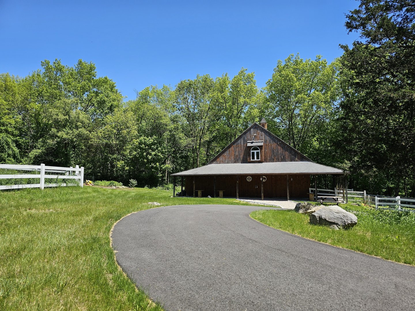 819 Main Street North Photo 3