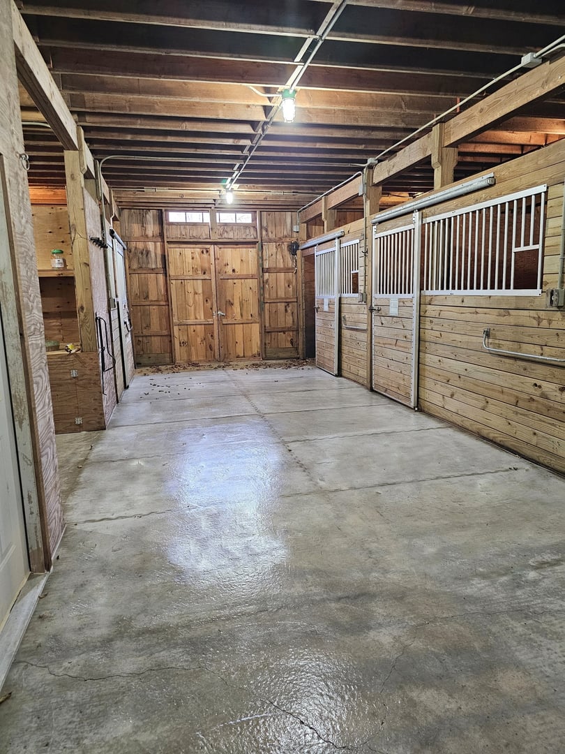 819 Main Street North Photo 15